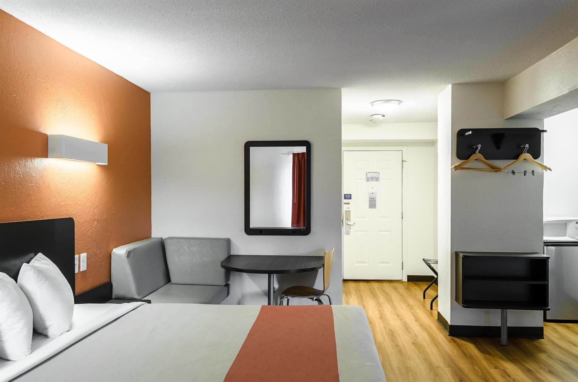 Motel 6 - Westborough Boston Northborough Eksteriør billede